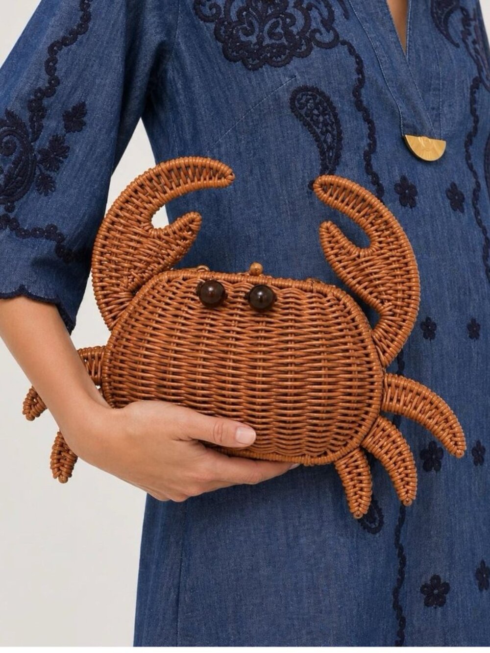 Urban Expressions Sebastian Crab-Shaped Straw Woven Tan Crossbody Clutch Bag